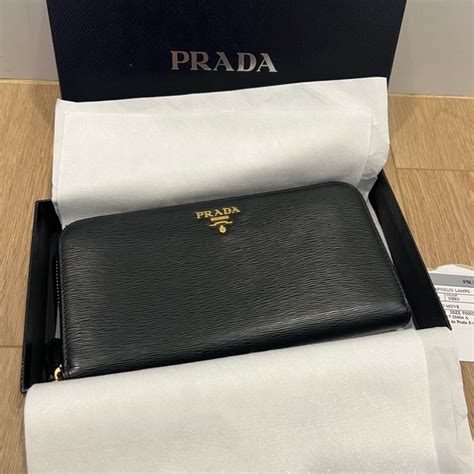 prada portafoglio lampo|Black Large Saffiano Leather Wallet .